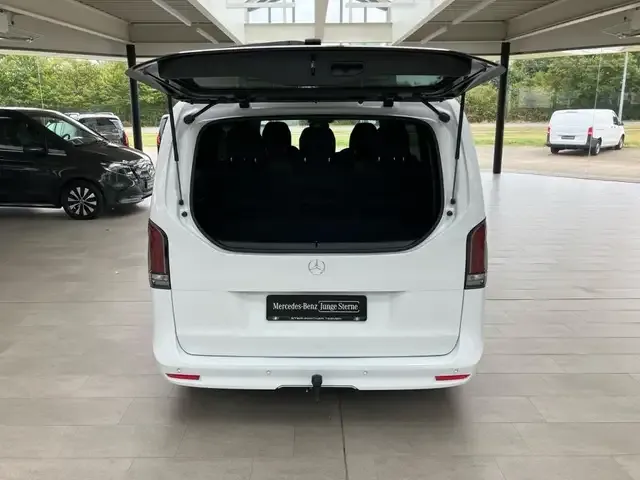 Mercedes-Benz V 220