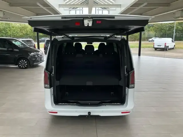 Mercedes-Benz V 220