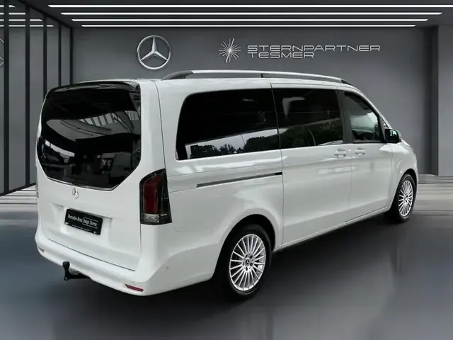 Mercedes-Benz V 220