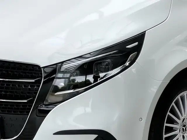 Mercedes-Benz V 220