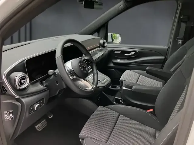 Mercedes-Benz V 220