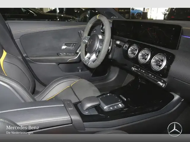 Mercedes-Benz CLA 45 AMG