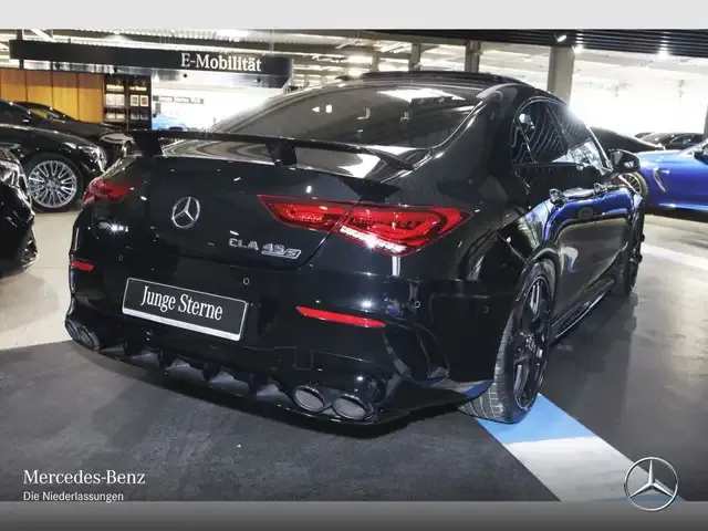 Mercedes-Benz CLA 45 AMG