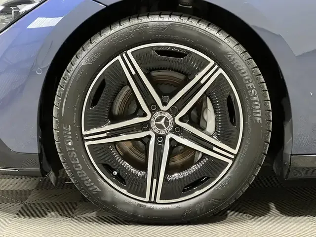 Mercedes-Benz EQE 350