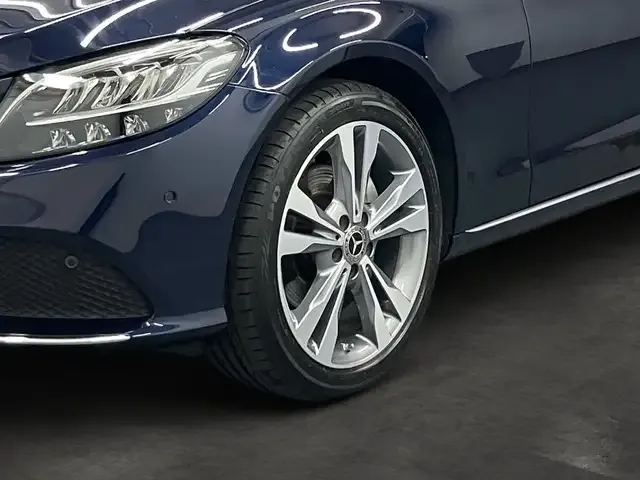 Mercedes-Benz C 220