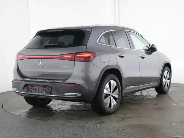 Mercedes-Benz EQA 300