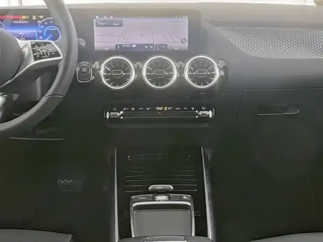 Mercedes-Benz EQA 300