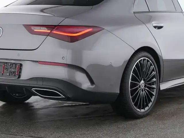 Mercedes-Benz CLA 200