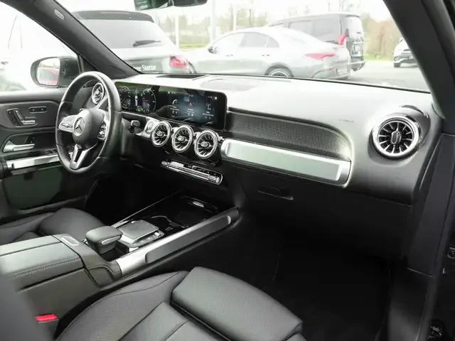 Mercedes-Benz EQB 350