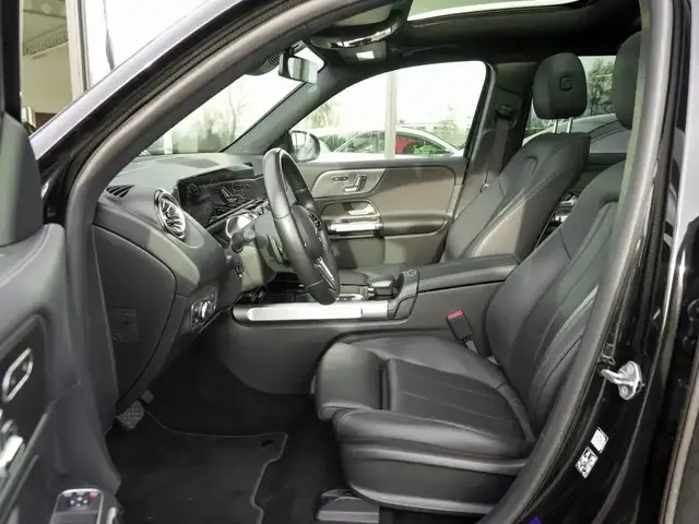 Mercedes-Benz EQB 350