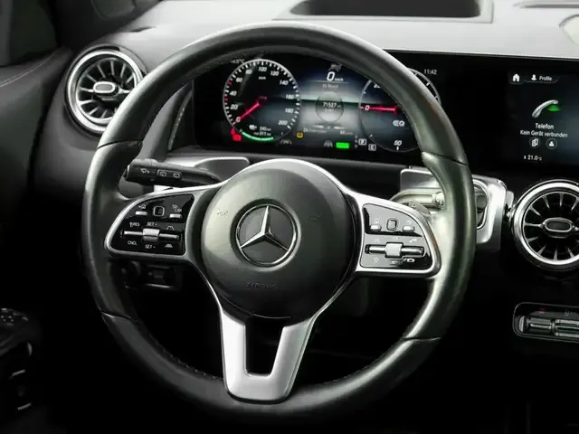 Mercedes-Benz EQB 350