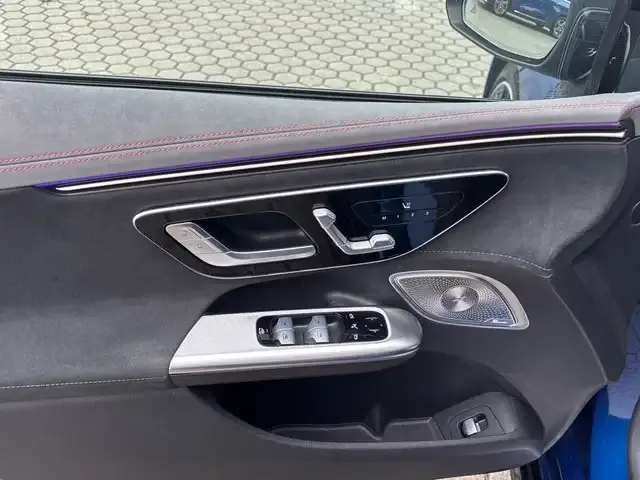 Mercedes-Benz EQE 43