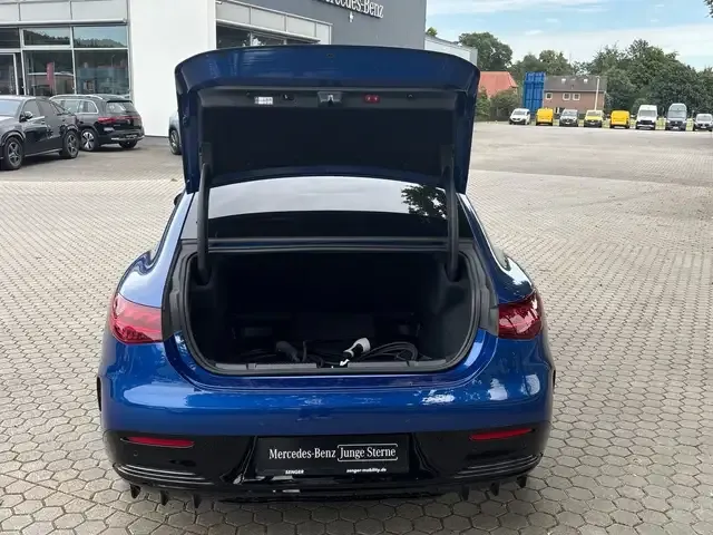 Mercedes-Benz EQE 43