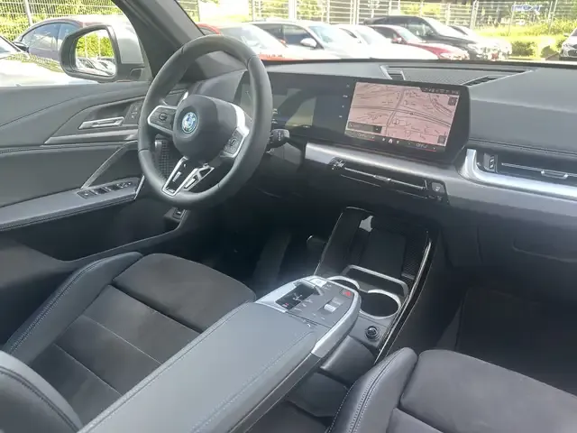 BMW iX1