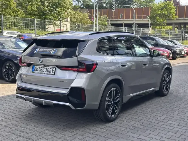 BMW iX1