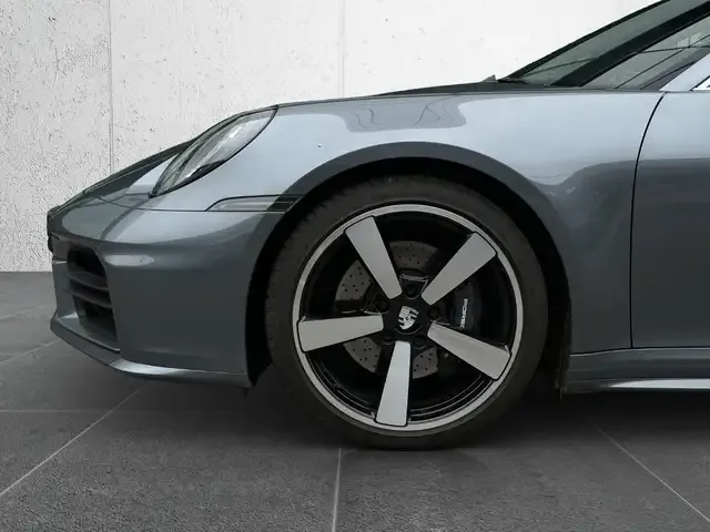 Porsche 992