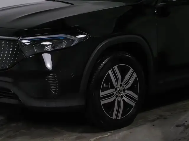 Mercedes-Benz EQB 300