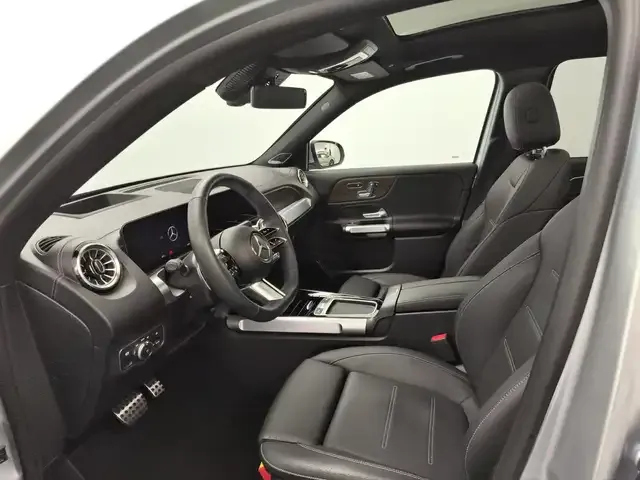 Mercedes-Benz GLB 220