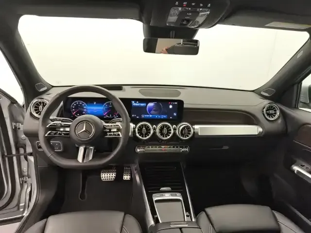 Mercedes-Benz GLB 220