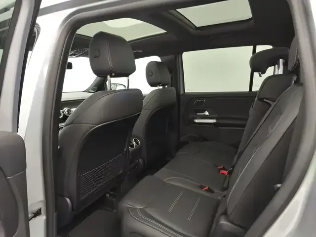 Mercedes-Benz GLB 220