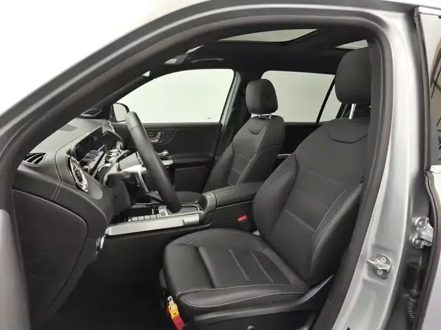 Mercedes-Benz GLB 220