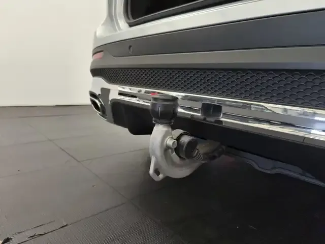 Mercedes-Benz GLB 220