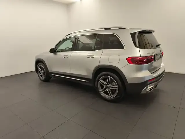 Mercedes-Benz GLB 220