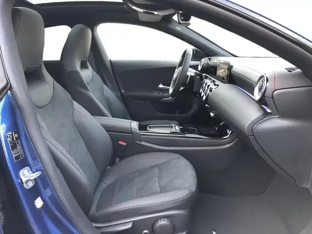 Mercedes-Benz CLA 180