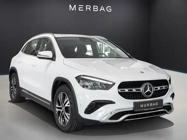 Mercedes-Benz GLA 220