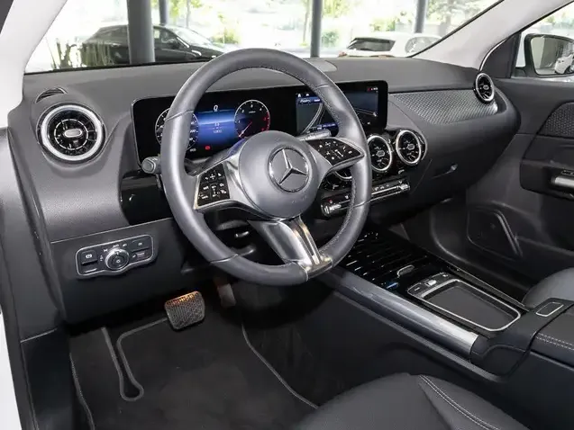 Mercedes-Benz GLA 220