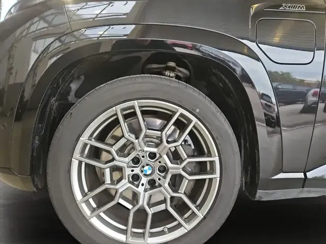 BMW XM