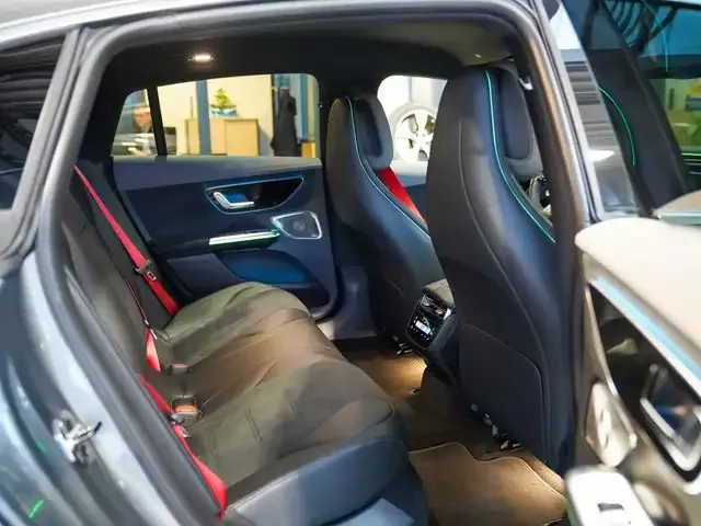 Mercedes-Benz EQE 43