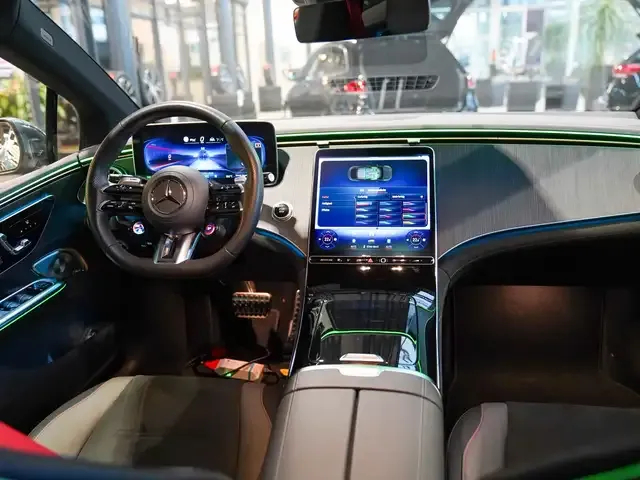 Mercedes-Benz EQE 43