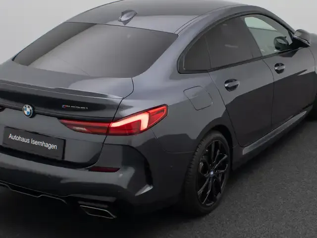 BMW 235