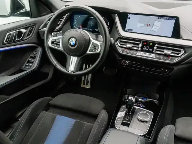 BMW 235
