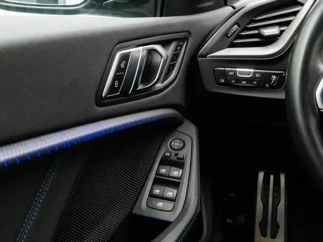 BMW 235