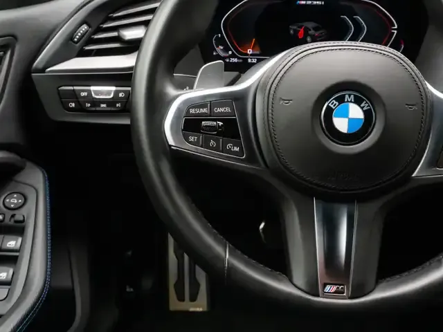BMW 235