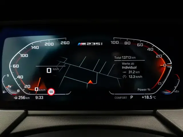 BMW 235