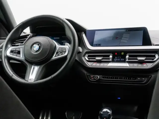 BMW 235