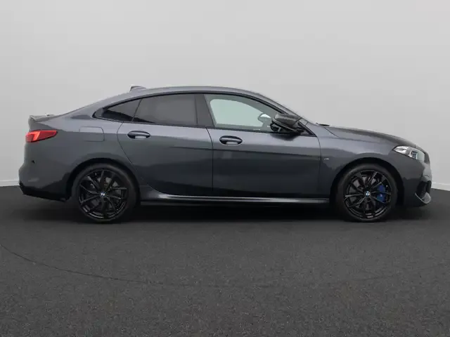 BMW 235