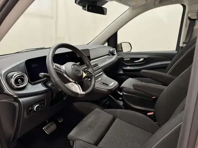 Mercedes-Benz V 220