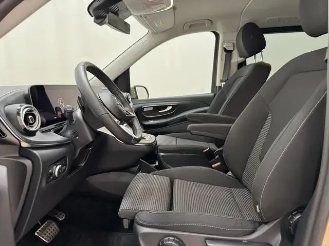 Mercedes-Benz V 220