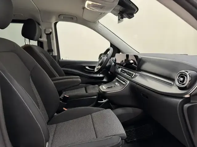Mercedes-Benz V 220