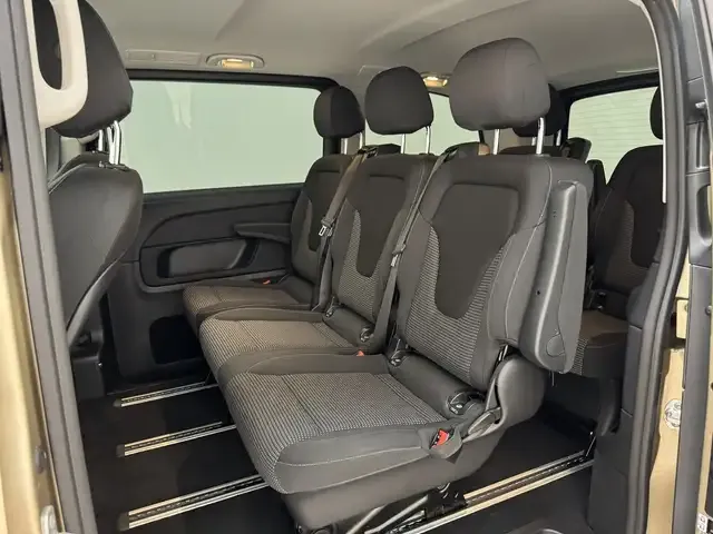 Mercedes-Benz V 220