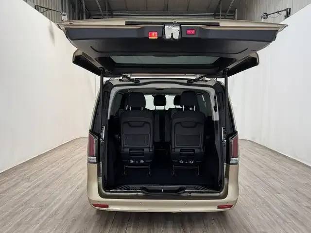 Mercedes-Benz V 220