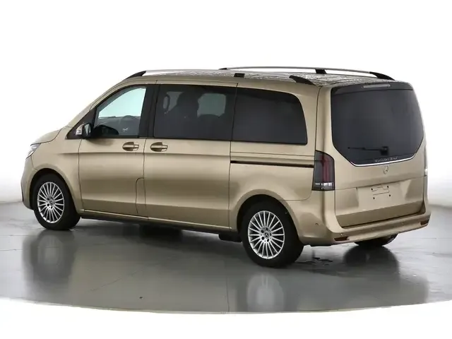 Mercedes-Benz V 220