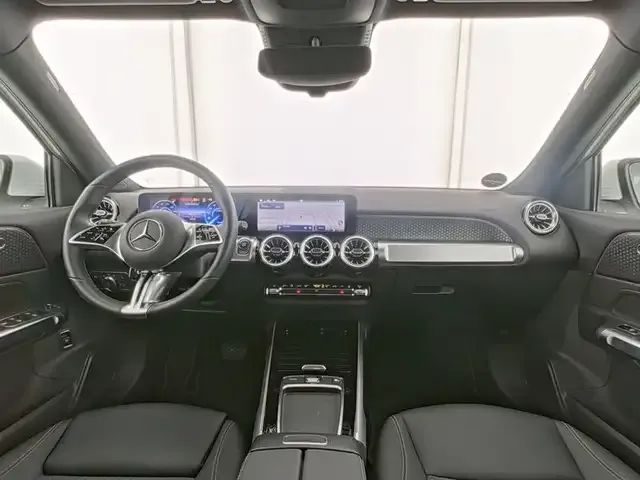 Mercedes-Benz EQB 300
