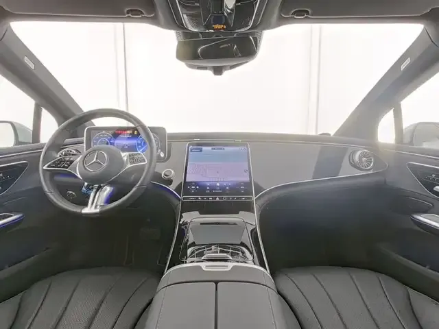 Mercedes-Benz EQE 300