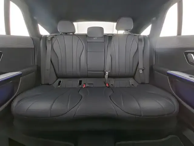 Mercedes-Benz EQE 300