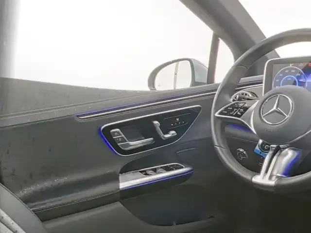 Mercedes-Benz EQE 300